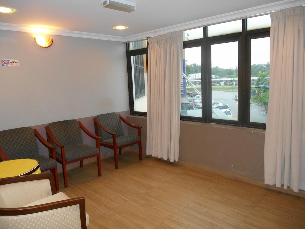 Sai Villa Hotel Near Klia & Klia2 Nilai Exterior foto