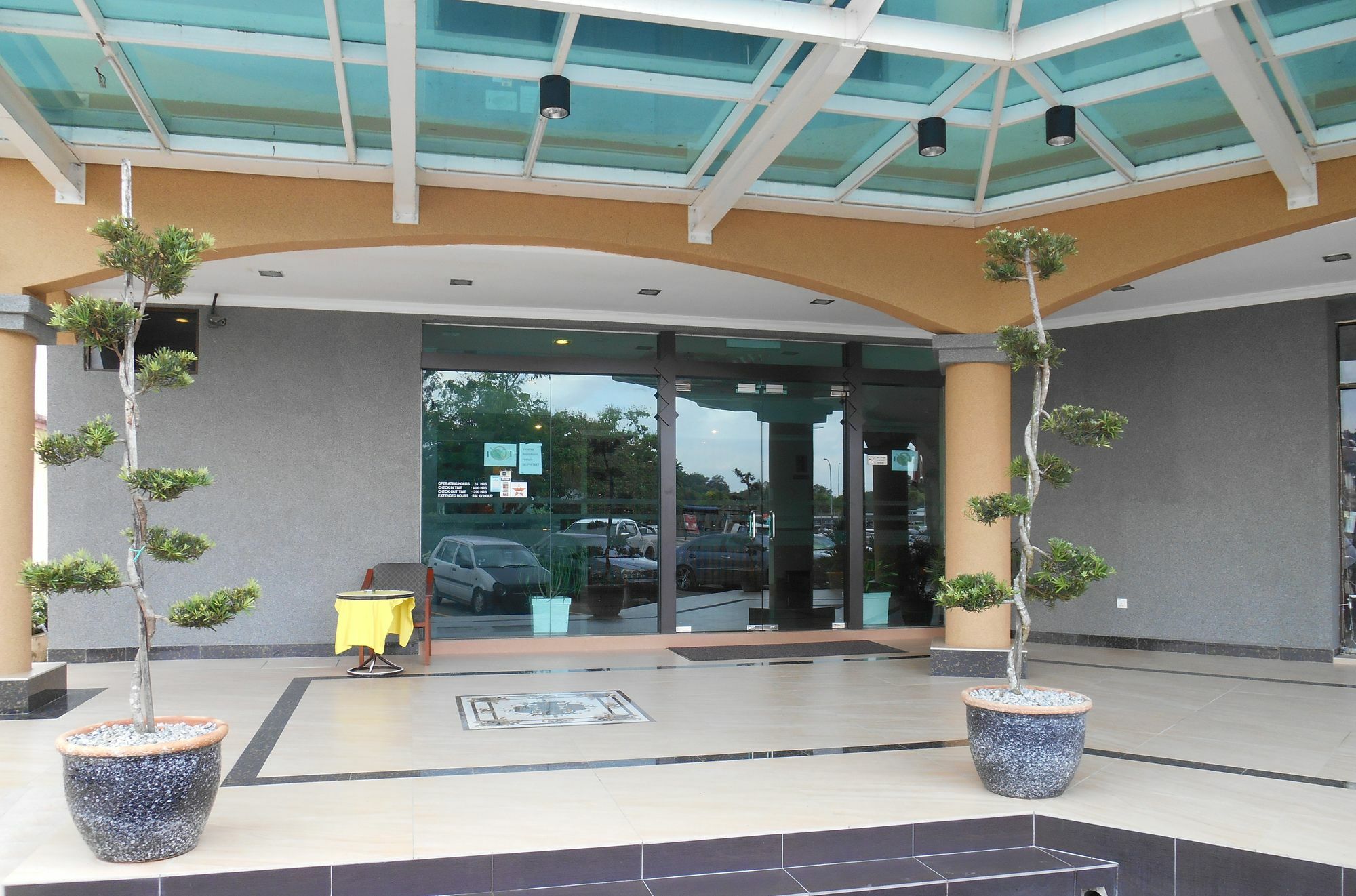 Sai Villa Hotel Near Klia & Klia2 Nilai Exterior foto